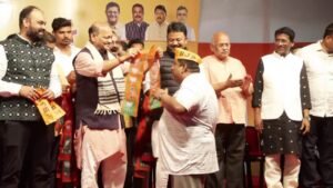 ବାପା ବିଜେଡ଼ି ପୁଅ ବିଜେପି: ରାଜନୀତିର ପଶାପାଲିରେ ପ୍ରଫୁଲ୍ଲ, ପ୍ରୟାସ, ପ୍ରଣିତ