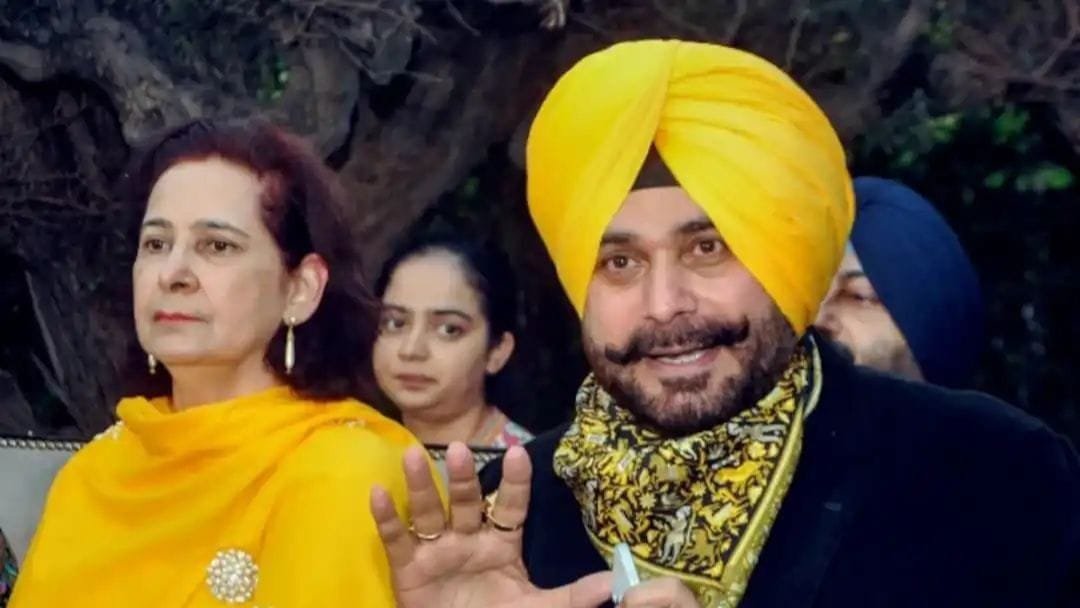 ପଞ୍ଜାବ କଂଗ୍ରେସରେ ଭୂକମ୍ପ: ୫୦୦ କୋଟିର 'ସୁଟକେସ୍' ମନ୍ତବ୍ୟ ପାଇଁ ଡା. ନବଜ୍ୱୋତ କୌର ସିଧୁ ସସ୍ପେଣ୍ଡ