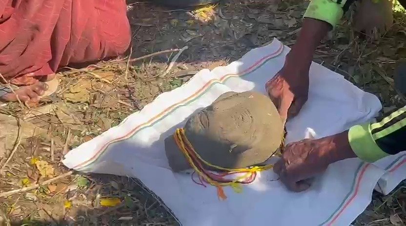 ମିଳିଲାନି କଟାମୁଣ୍ଡ, ମାଟି ମୁଣ୍ଡରେ ହେଲା ଶେଷକୃତ୍ୟ