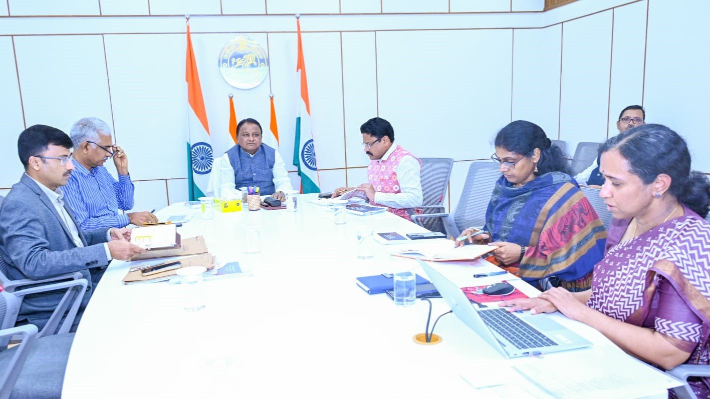 ସ୍ବାସ୍ଥ୍ୟ ବିଭାଗ କାର୍ଯ୍ୟକ୍ରମର ସମୀକ୍ଷା କଲେ ମୁଖ୍ୟମନ୍ତ୍ରୀ, ଏସ୍‌ସିବିରେ ହେବ ୧୭ ମହଲା ପାର୍କିଂ